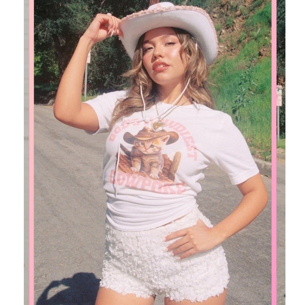 Kaeraz Gods Rowdiest Cowpoke Graphic T-Shirt White‎ Cowboy Kitten Tee Large